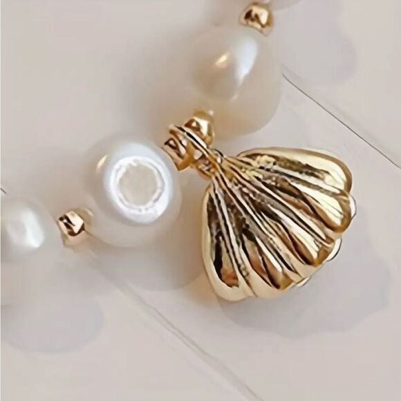 Genuine Freshwater Pearl Openable Shell Rhinestone Adjustable Bracelet - Picture 5 of 5